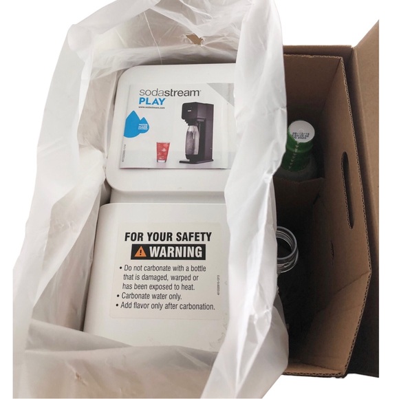 🆕 SodaStream Splash PLAY Carbonated Sparkling Water Maker Starter Kit - Picture 3 of 12